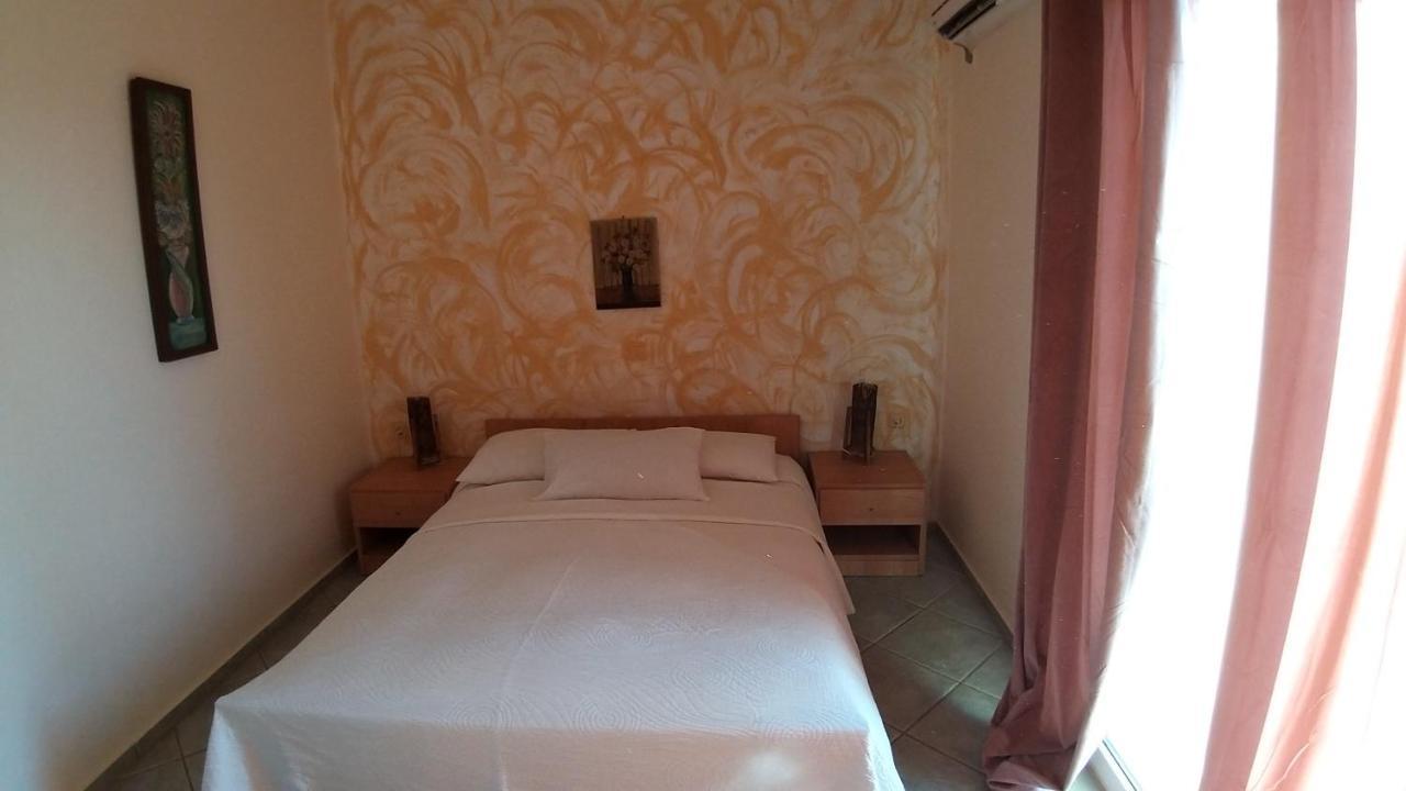 Malindi Rooms Porto Heli Bagian luar foto