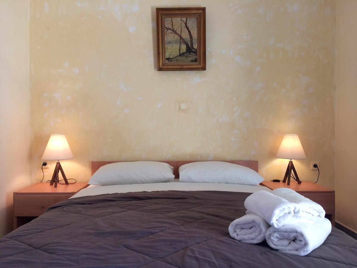 Malindi Rooms Porto Heli Bagian luar foto