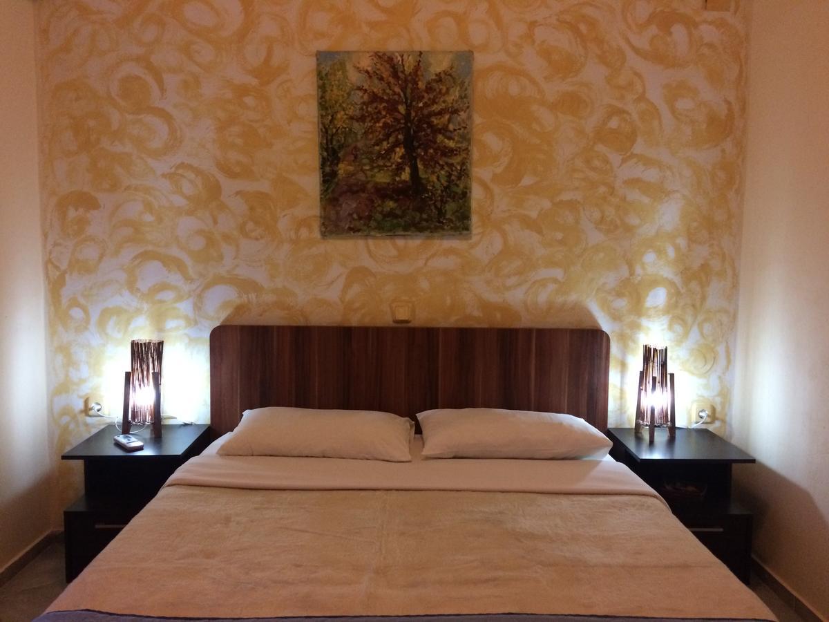 Malindi Rooms Porto Heli Bagian luar foto